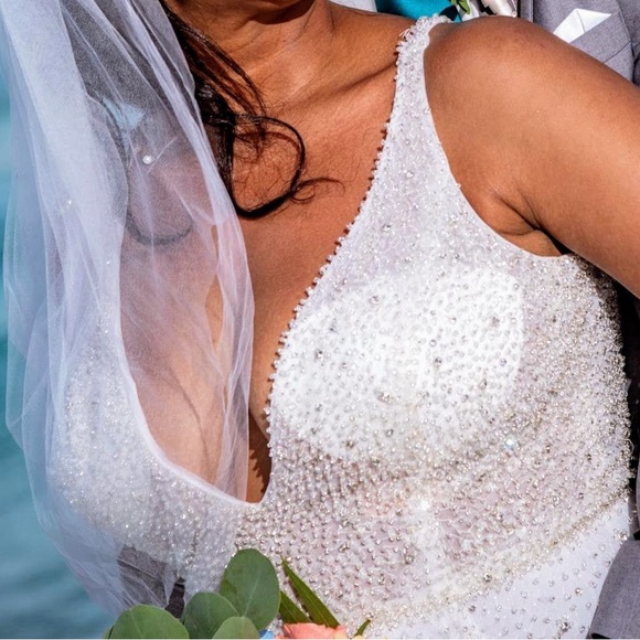 Wedding dress - Picture 7 of 7